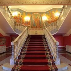 Bifurcated Staircase